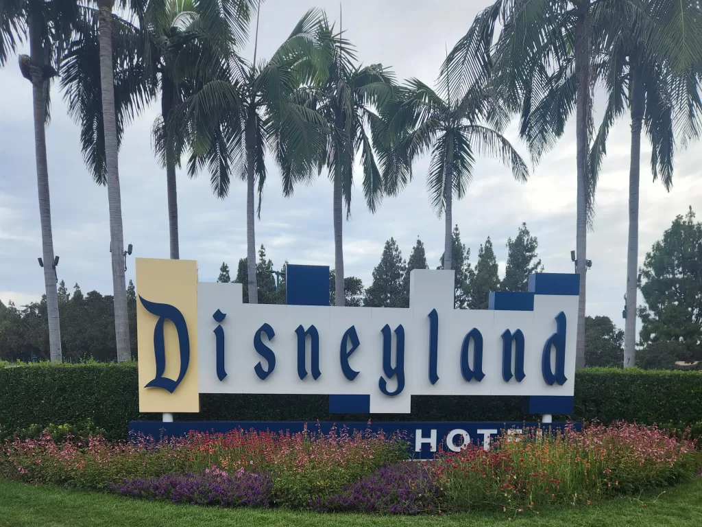 The Disneyland Hotel Sign