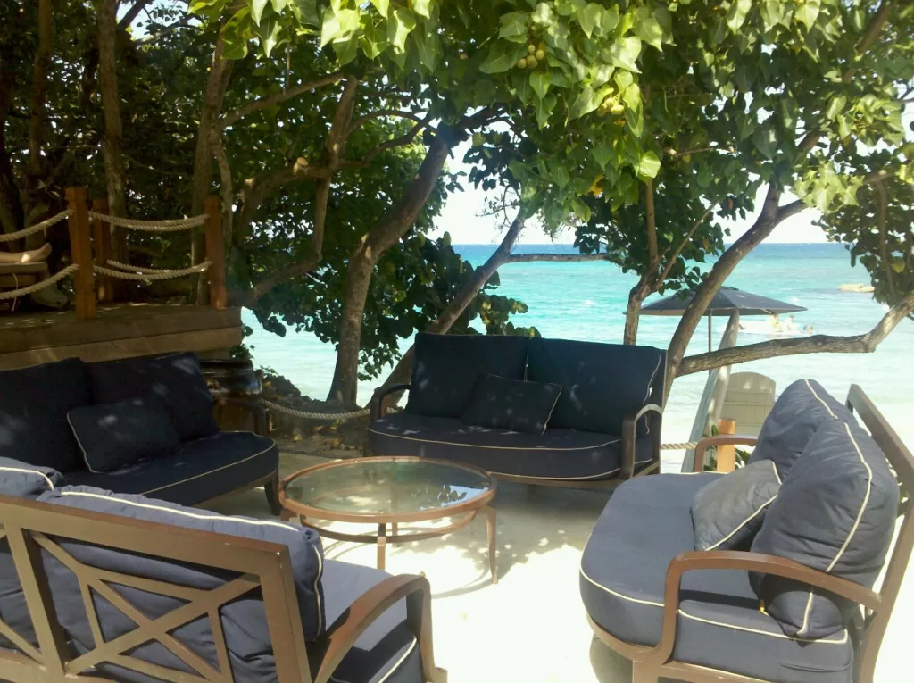 Sandals Ochi Sitting area.